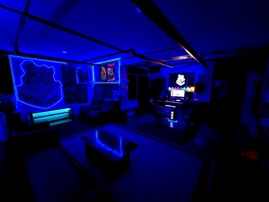 Paperkutz Studios main room with lounge and mixing desk